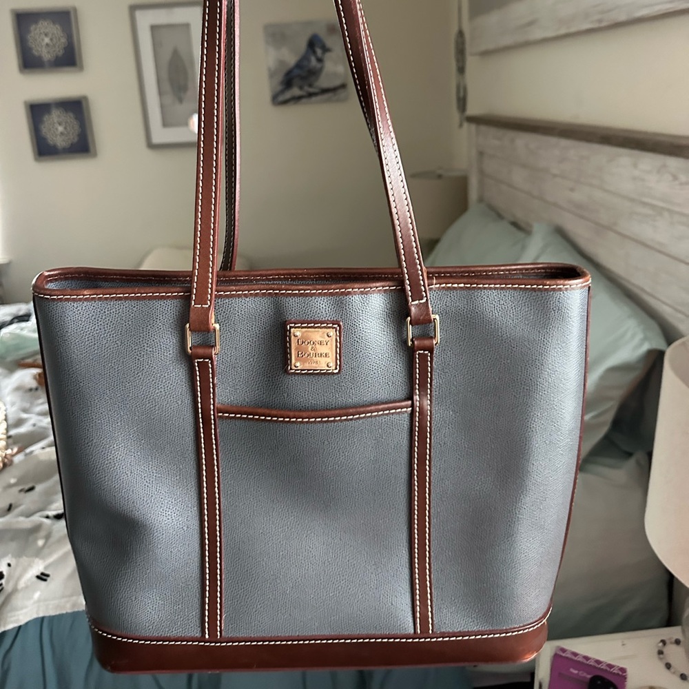Dooney & Bourke Bag